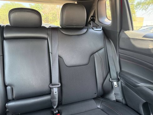 Used 2025 Jeep Compass Trailhawk AWD/4WD image 37