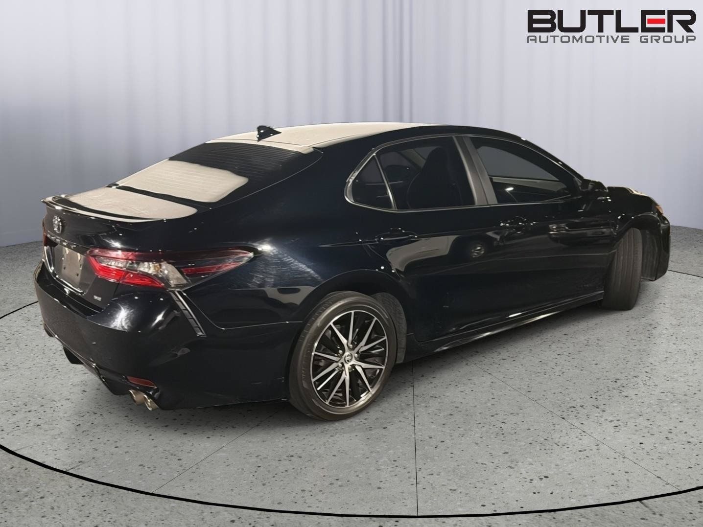 Used 2024 Toyota Camry SE w/ Convenience Package FWD image 8