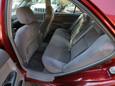 Used 2006 Toyota Camry LE image 12