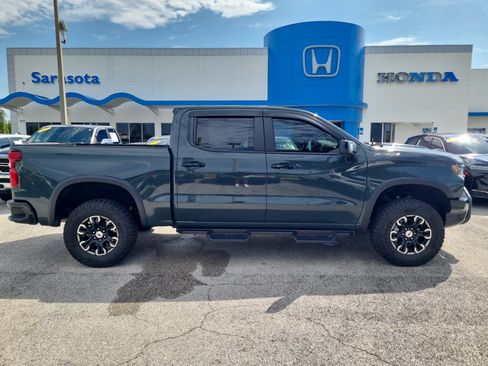 Used 2025 Chevrolet Silverado 1500 ZR2 w/ Technology Package AWD/4WD image 8