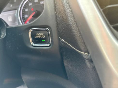 Used 2019 GMC Acadia SLT FWD image 17