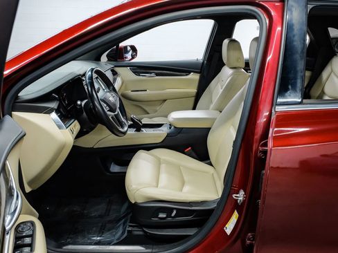 Used 2018 Cadillac XT5 FWD image 4