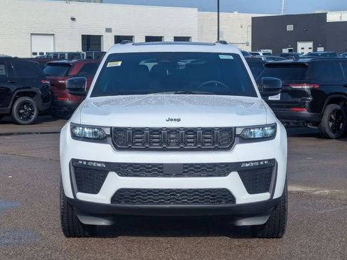 New 2026 Jeep Grand Cherokee L Limited w/ Limited Altitude Package AWD/4WD image 8