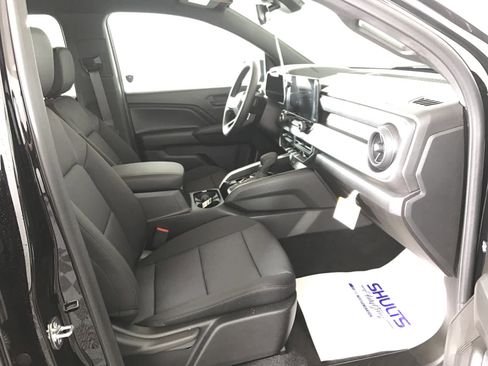 New 2026 Chevrolet Colorado W/T image 18