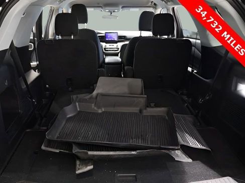 Used 2023 Ford Explorer XLT image 13