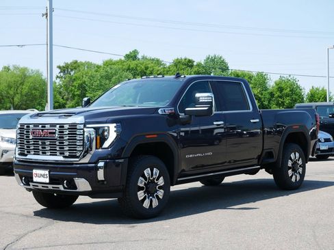 New 2026 GMC Sierra 3500 Denali w/ Denali Reserve Package AWD/4WD image 2