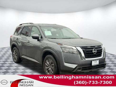 Used 2024 Nissan Pathfinder SV image 1