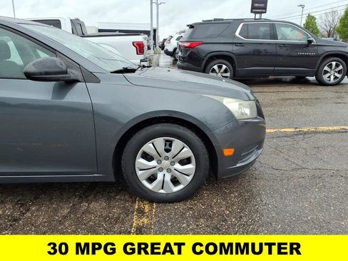 Used 2013 Chevrolet Cruze LS FWD image 22