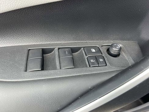 Used 2025 Toyota Corolla SE FWD image 25