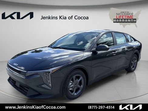 New 2026 Kia K4 FWD image 8