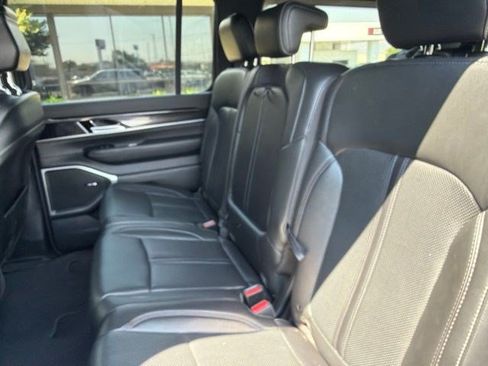 Used 2023 Jeep Wagoneer 4WD image 13