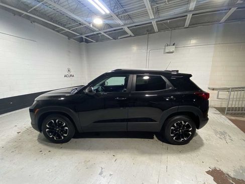 Used 2023 Chevrolet TrailBlazer LT w/ Convenience Package FWD image 3