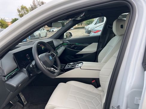 Used 2026 BMW i5 eDrive40 w/ M Sport Package image 13