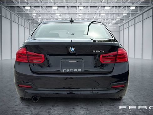 Used 2017 BMW 320i Sedan RWD image 4
