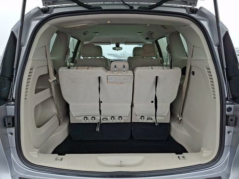 Used 2017 Chrysler Pacifica Touring w/ Tire & Wheel Group image 29