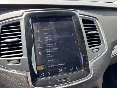 Used 2019 Volvo XC90 T6 Momentum AWD/4WD image 24