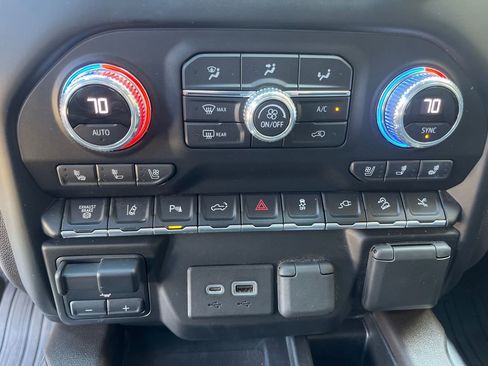 Used 2022 GMC Sierra 3500 Denali w/ Technology Package image 21