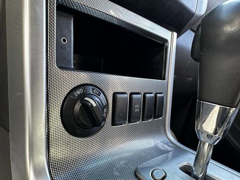 Used 2008 Nissan Pathfinder SE image 21