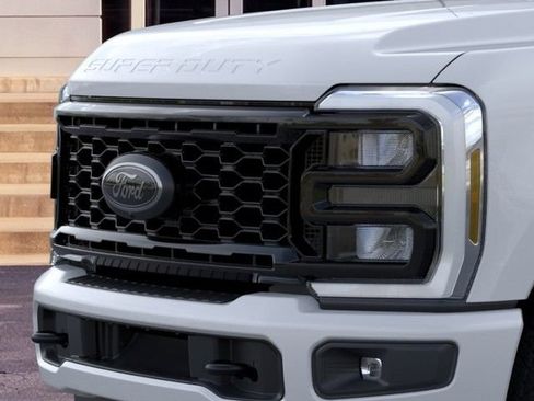New 2026 Ford F250 XLT w/ XLT Premium Package AWD/4WD image 17