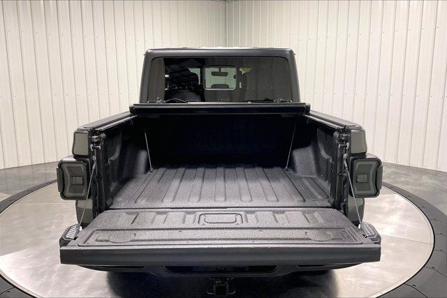 Used 2022 Jeep Gladiator Mojave w/ Cold Weather Group AWD/4WD image 39
