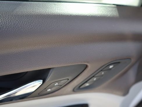 Used 2017 GMC Acadia SLT image 8