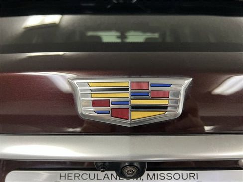 Used 2021 Cadillac XT6 Premium Luxury image 32