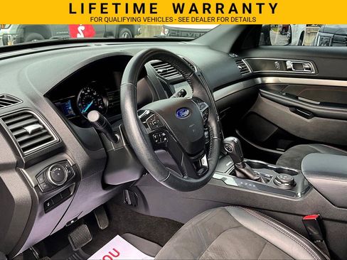 Used 2018 Ford Explorer XLT AWD/4WD image 14