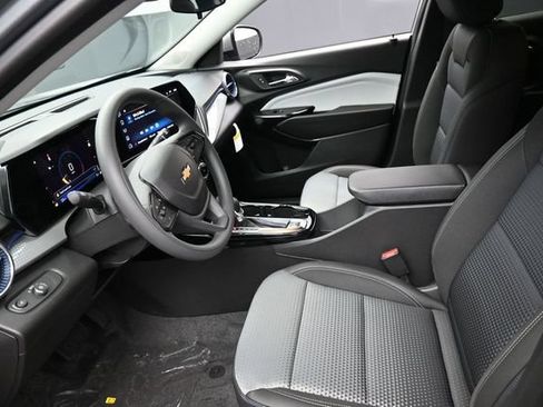 New 2026 Chevrolet Trax LT FWD image 8