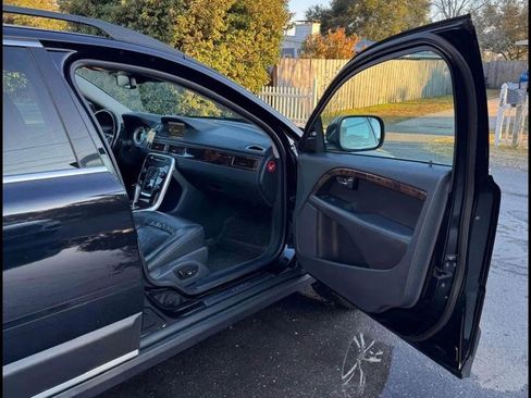 Used 2012 Volvo XC70 T6 image 11