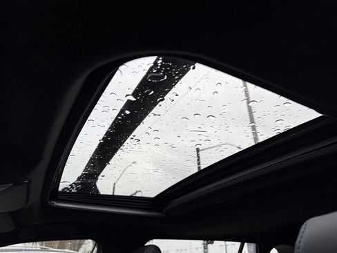 Used 2023 Toyota RAV4 SE image 16