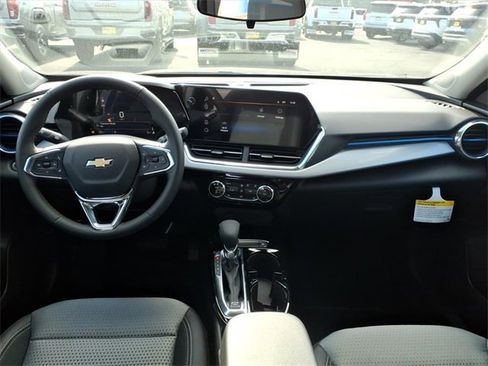 New 2026 Chevrolet Trax LT w/ Driver Confidence Package image 9