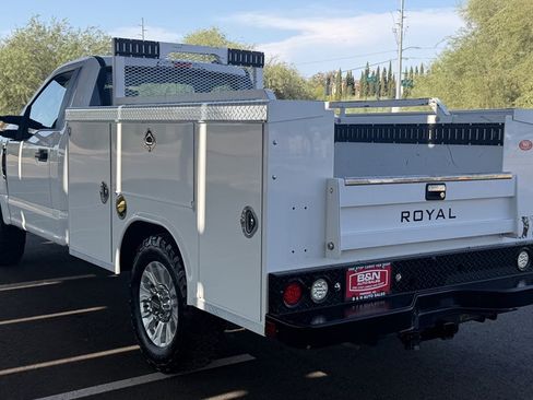 Used 2022 Ford F250 XL w/ STX Appearance Package RWD image 3