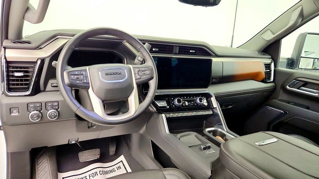 Used 2024 GMC Sierra 2500 Denali w/ Denali Reserve Package AWD/4WD image 12