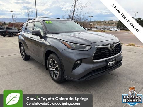 Used 2023 Toyota Highlander XLE AWD/4WD image 1
