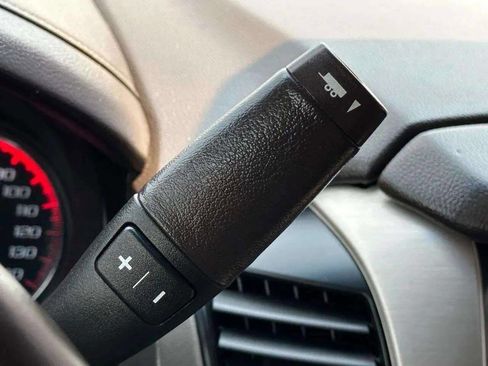 Used 2015 GMC Yukon XL Denali w/ Premium Package image 25