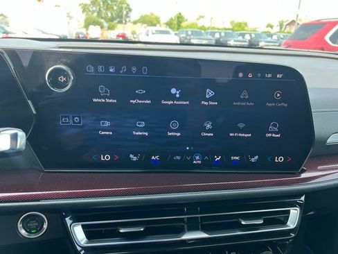 Used 2025 Chevrolet Traverse Z71 w/ Driver Confidence Package AWD/4WD image 10