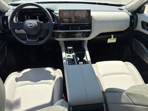 New 2026 Nissan Pathfinder SL w/ SL Premium Package (P04) FWD image 14