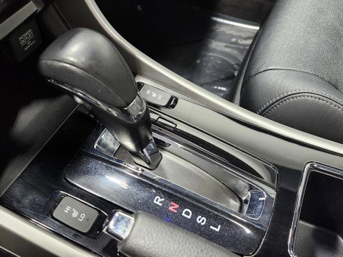 Used 2017 Honda Accord EX-L image 33