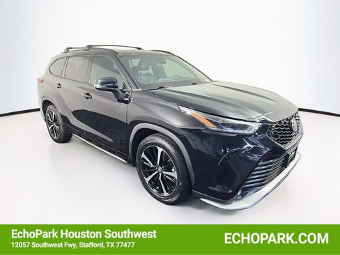 Used 2022 Toyota Highlander XSE FWD image 1