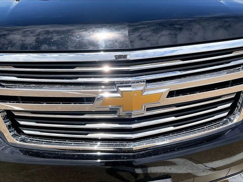 Used 2016 Chevrolet Suburban LTZ RWD image 32