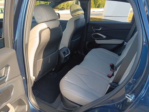 Used 2025 Acura RDX SH-AWD image 17