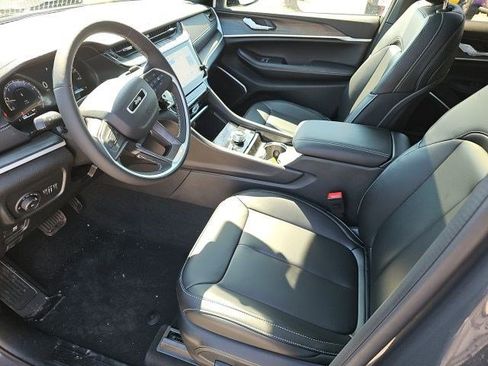 New 2026 Jeep Grand Cherokee Limited w/ Limited Altitude Package AWD/4WD image 19