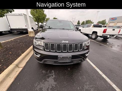 Used 2021 Jeep Grand Cherokee Laredo AWD/4WD image 2