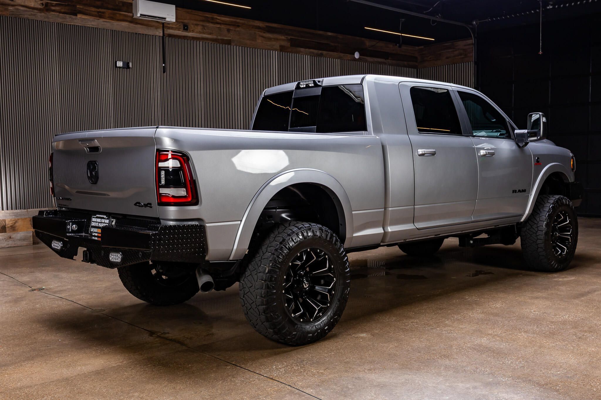 Used 2023 RAM 2500 Limited w/ Night Edition AWD/4WD image 9