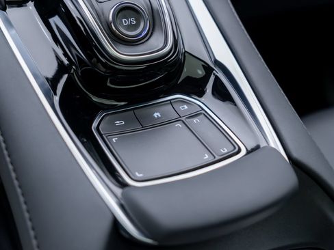 Used 2024 Acura RDX SH-AWD image 28