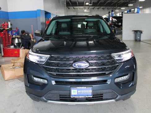 Used 2023 Ford Explorer XLT w/ Equipment Group 202A AWD/4WD image 2