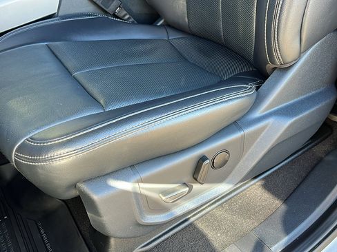 Used 2022 Ford F350 Lariat w/ Black Appearance Package image 17