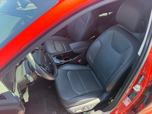 Used 2023 Kia Niro Wave FWD image 10