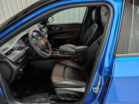 Used 2026 Jeep Compass Limited AWD/4WD image 14