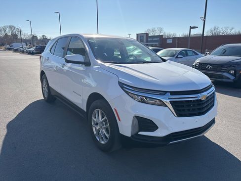 Used 2024 Chevrolet Equinox LT image 3